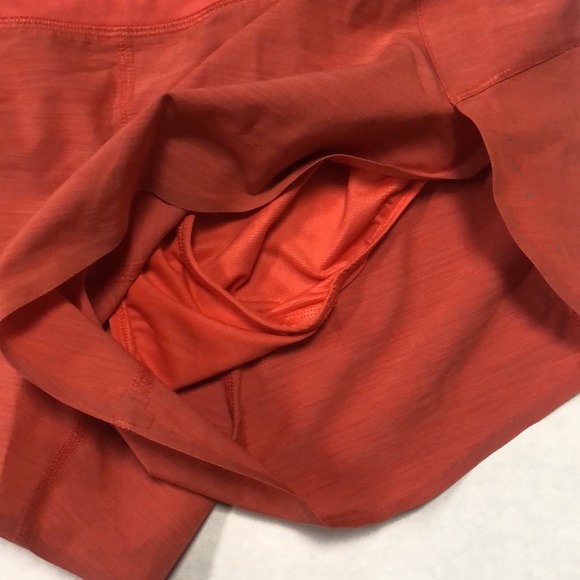 Athleta Run With It Textured 3.5” Shorts size XS - Picture 6 of 8